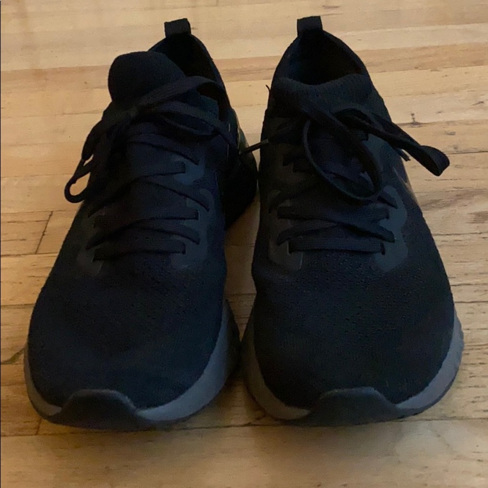 Nike Men's Epic React Flyknit 2 Size 10.5